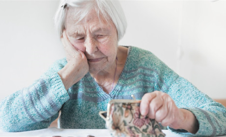 Чи можуть пенсіонерів змусити перейти на обслуговування у банки?