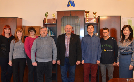 Двом сиротам з Кіцманського району за бюджетні кошти придбали житло