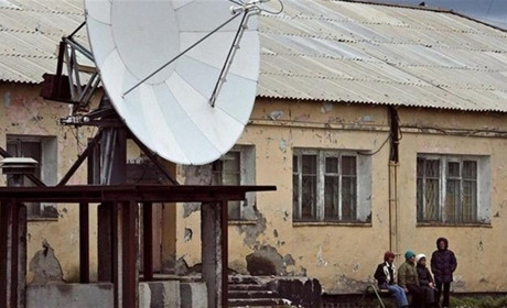 На окупованій Луганщині підключення до інтернету чекають понад рік. Місцевих "годують" обіцянками