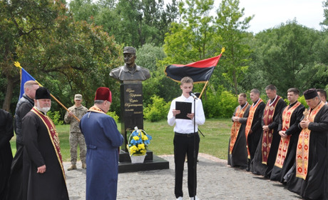 Дванадцять років без Генерала: у Чорткові вшанувала пам'ять Героя України Сергія Кульчицького