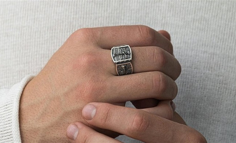 Де можна придбати стильну чоловічу печатку недорого?