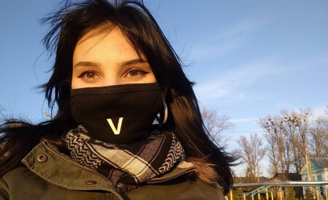 Де і за скільки можна придбати маску, що НЕ захищає від коронавірусу?