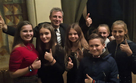На вечірці з французьким віртуозом-піаністом Максимом Зеккіні побували володимирчани