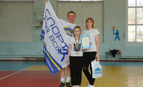 Славутська сім’я Муликів знову перемогла на обласному конкурсі «Тато, мама, я – спортивна сім’я»