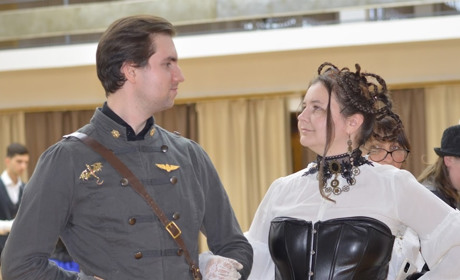 Жюлю Верну привет! Учительница из Мелитополя побывала на стимпанк-балу в Харькове