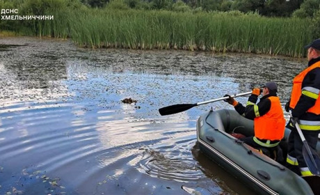Шепетівські надзвичайники вилучили з водойми тіло потопельника