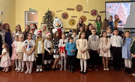 Новорічна казка: музична школа імені Миколи Кондратюка подарувала Старокостянтинову атмосферу свята