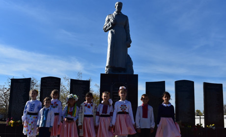 На святкуванні визволення Нижніх Торгаїв гостей запросили на солдатську кашу і фронтові сто грамів