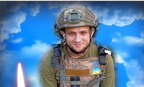 Загинув у день народження: у Трепівці попрощалися з полеглим військовим Сергієм Рибаченком