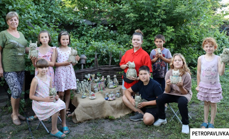 Репортаж із пахощами сіна: один день із майстринею сіноплетіння Іриною Северин (ВІДЕО)
