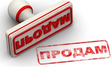 Продаються бригадний будинок та сарай