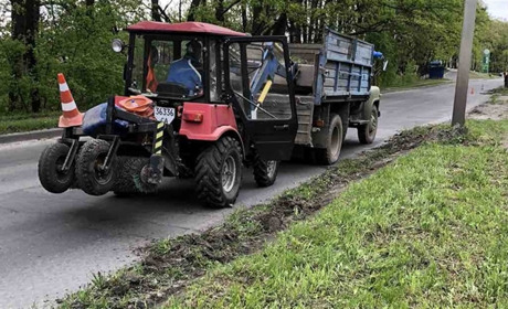 Травневі клопоти уманських комунальників: добірка фотографій про роботу міських служб