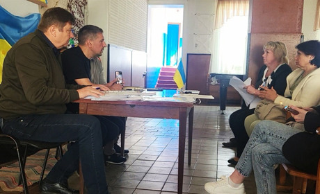 На сесії Ворожбянської міськради реорганізували навчальні заклади та виділили кошти на укриття