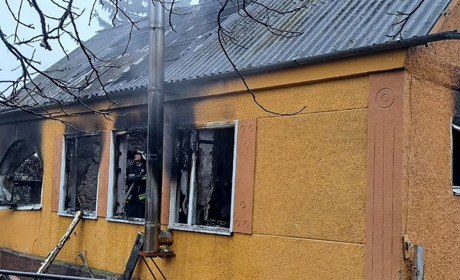 Згоріла хата матері двох наших захисників зі Жмеринки: просимо допомоги