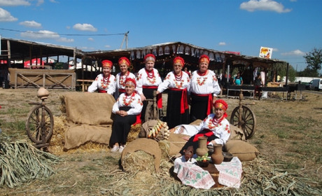 «Фронтовичка» на «Сорочинской ярмарке»: на одной сцене выступили, на другой – получили награду