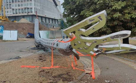 В Херсоні впав 70-метровий флагшток із прапором, який мали урочисто відкрити 23 серпня 2021 року