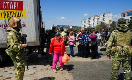 Бердянці розповідають, як окупанти примушують випрошувати гуманітарну допомогу