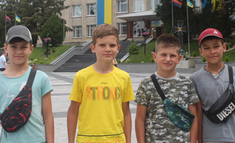 Ланцюжок добра. Городоцькі підлітки організували спецоперацію порятунку безпритульних кошенят