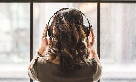 "Слухай": в Україні з'явилася онлайн аудіо-бібліотека 