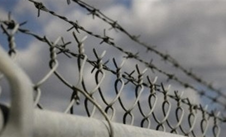 Двоє жителів Лозової відбуватимуть покарання за ґратами за збут наркотиків і психотропів