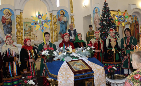 Різдвяне богослужіння у храмі Первоверховних Апостолів Петра і Павла Православної Церкви у Звягелі