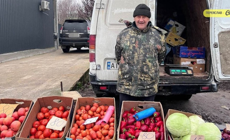 На базарі у Переяславі продавали "херсонські" помідори по 40-80 гривень за кіло