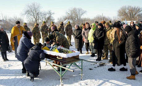 Його серце билося в унісон з долею України - у Горохуватці поховали воїна Івана Курбета