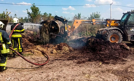 На Черкащині рятувальники ліквідували пожежу сіна в тюках