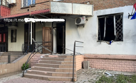 У Новій Каховці на Херсонщині підірвали штаб партії «єдіная роССія»