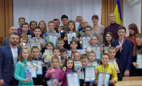 10 – золотих, 10 – срібних, 8 – бронзових: відомі імена переможців Чемпіонату з шахів серед дітей