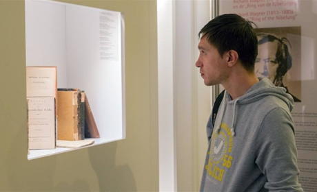 Література, яка стала на часі: інтерв'ю з херсонцем, який перекладає давньоскандинавські твори