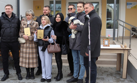 “Син мріяв про житло”: у Дрогобичі переселенцям вручили ключі від нових квартир