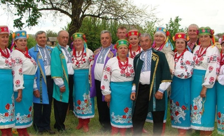 Фольк-фестиваль, караоке, дефіле, «Столи достатку», виставки - у програмі золотоніських святкувань