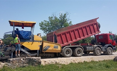  В Іванівській ОТГ продовжують асфальтувати дороги