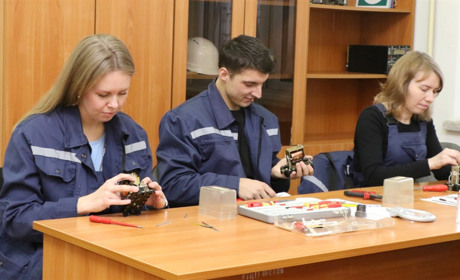 На Хмельницькій АЕС визначили кращого електромонтера