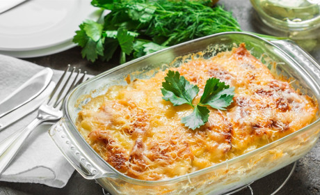 Рецепт дня: риба, запечена з овочами та сиром