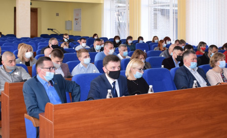 Початок сесії: зміни до порядку денного і питання зарплатні Боровця