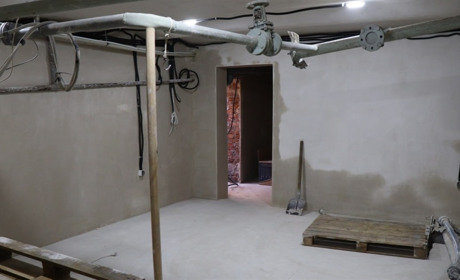 У П’ятихатках капітально ремонтують найпростіші укриття в закладах освіти: фото