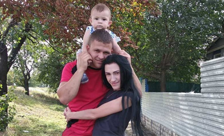 Хлопець з Чернігівщини завоював серце сватівчанки за 19 днів. А ще через чотири дні вони одружилися