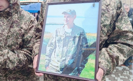 Рідний брат загиблого Дениса Денисюка подав петицію на присвоєння воїну звання Героя України