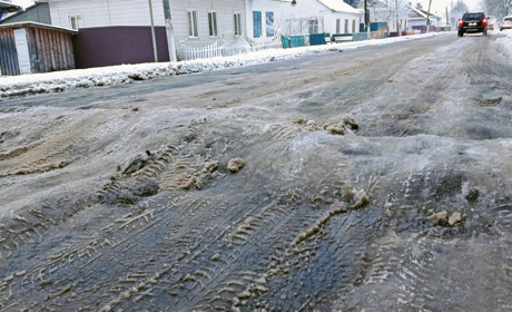 У Володимирці дорожні пагорби (обмежувачі швидкості) не відповідають стандарту? Водії скаржаться