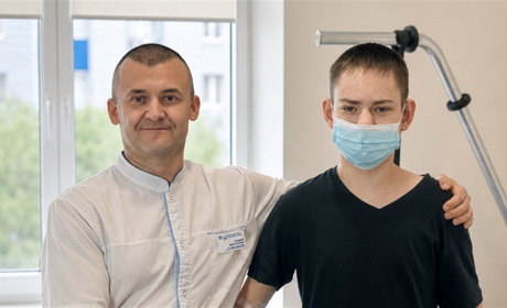 17-річному хлопцю з П'ятихаток пересадили донорську нирку: історія нового життя