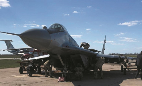 ГБР расследует обстоятельства аварийной посадки военного самолета в Мелитополе