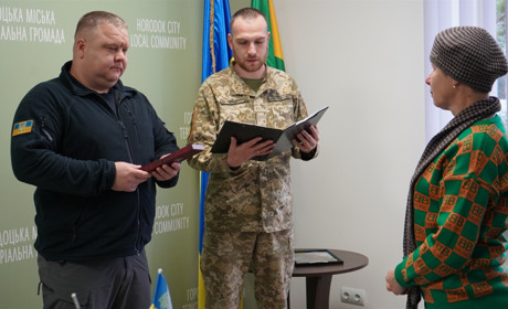 «За мужність» III ступеня. Дружині Героя з Городоцької громади вручили посмертну нагороду