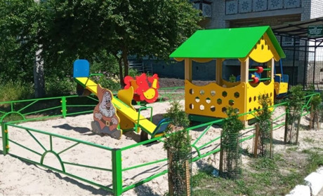Завдяки громадському бюджету додалося комфорту біля поліклініки та амбулаторії в Славуті