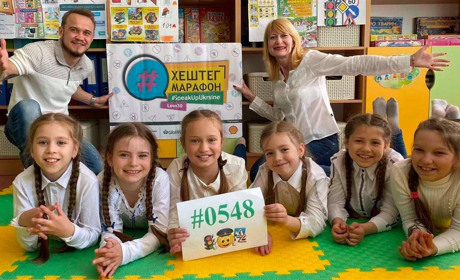 Славутські школярі отримали в подарунок комплект світловідбиваючих жилетів