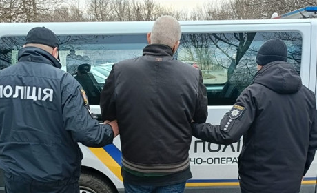 Померла від переломів ребер: в Одесі син побив ногами матір і пішов спати
