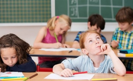 Ще один місяць навчання, довші зимові канікули й мінна безпека: що змінили в школах Рівненщини