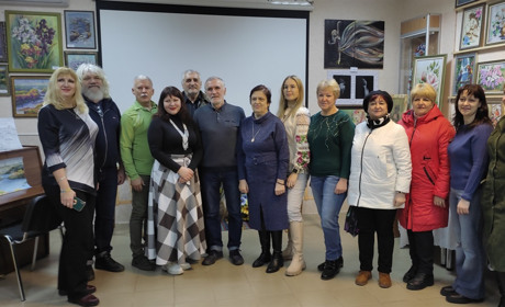 Єдина Україна очима митців. Виставка-конкурс об’єднала талановитих южноукраїнців. Фото