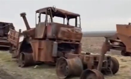 До польського кордону привезли розбиту росіянами сільгосптехніку з Херсонщини